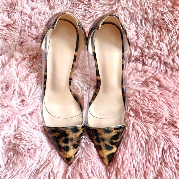Clear Cheetah Pumps 6.5 - Picture 4 of 10